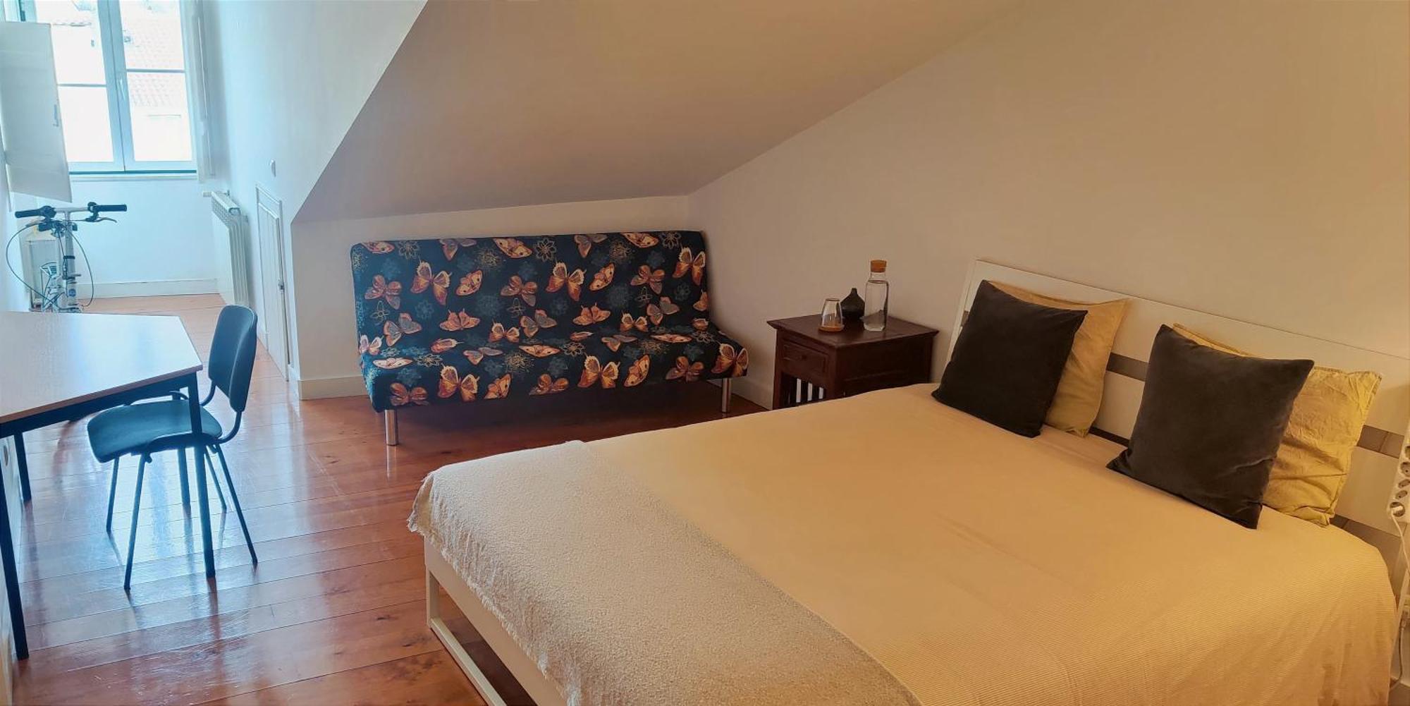 Triplo Com Wc Privativo No Coracao Do Chiado Séjour chez l'habitant Lisboa